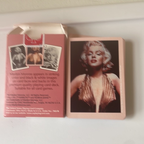 Marilyn Monroe Playing Card Set NWT - Picture 3 of 3